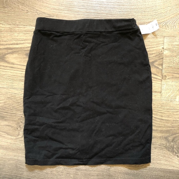 Aritzia primrose skirt - Picture 2 of 4